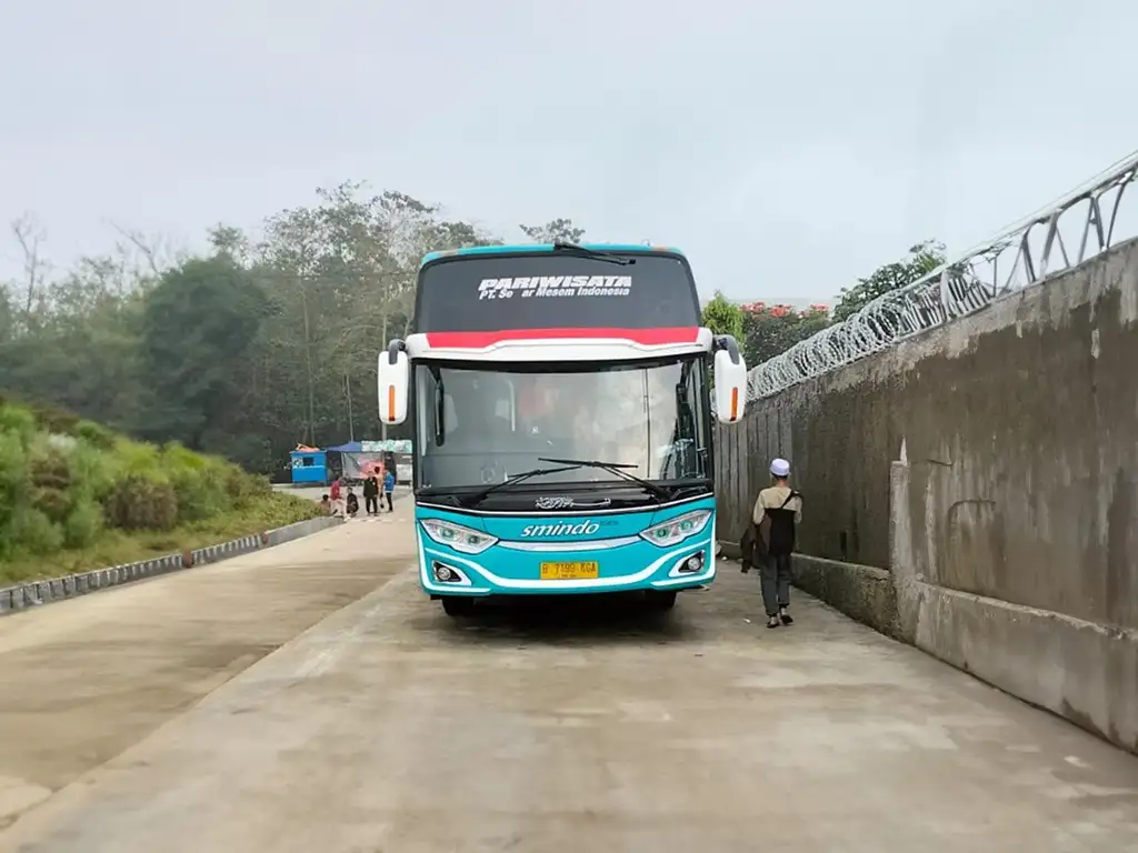 Sewa Bus Pariwisata untuk Manasik Haji Pondok Gede