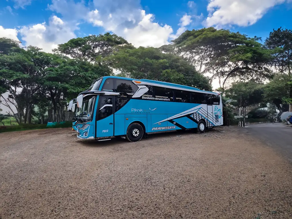 harga sewa bus pariwisata 59 seat