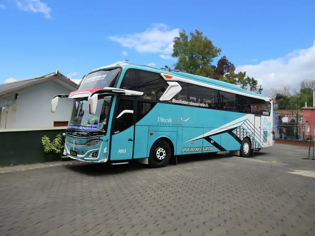 sewa bus pariwisata ke Karawang