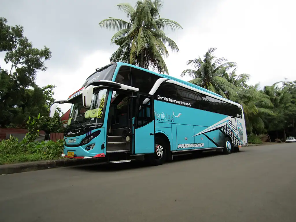 sewa bus pariwisata ke d'castello subang