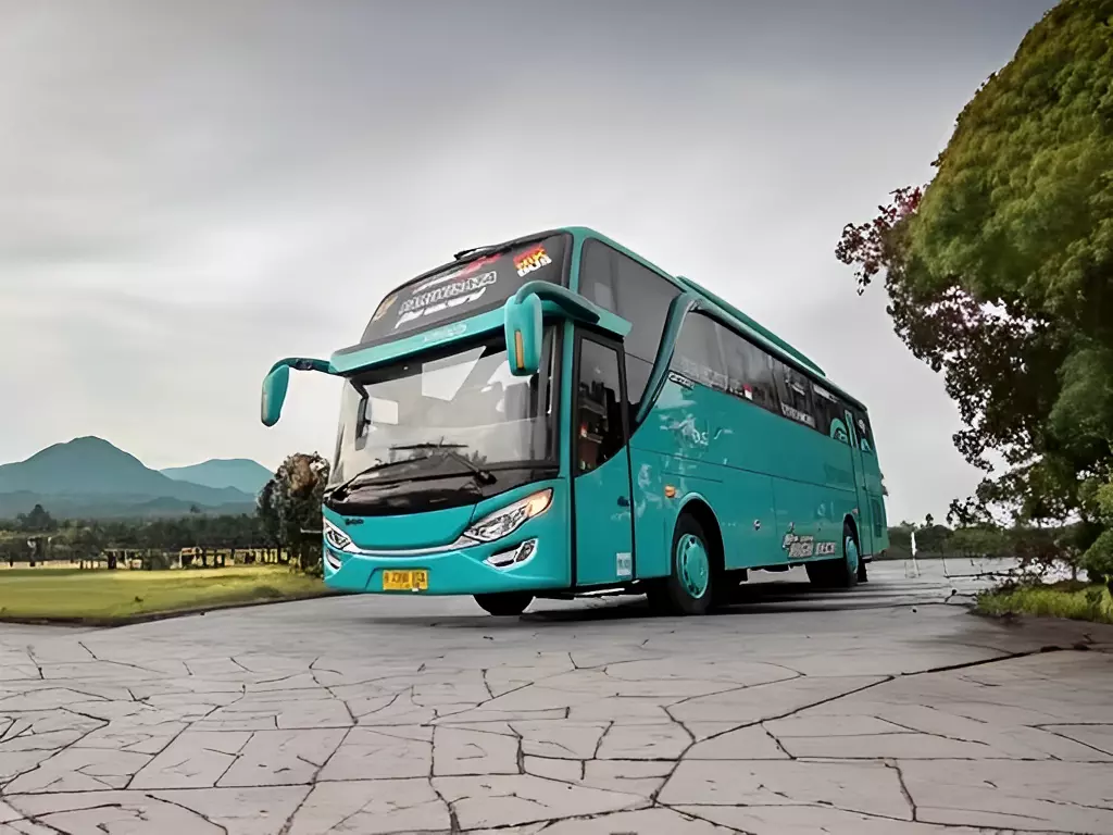 sewa bus pariwisata ke taman bunga nusantara cipanas