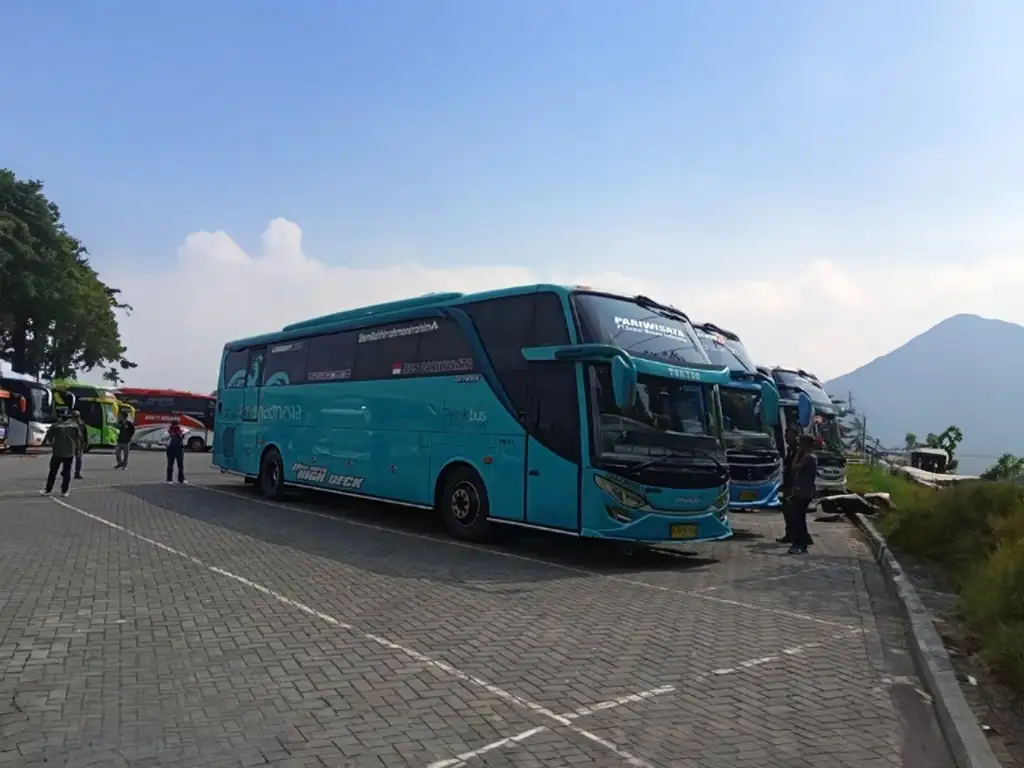 Sewa Bus Pariwisata ke JungleLand