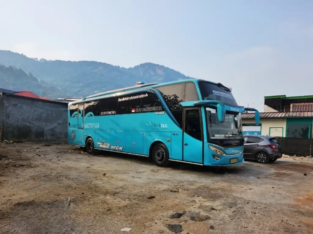 sewa bus pariwisata ke Gunung Pancar