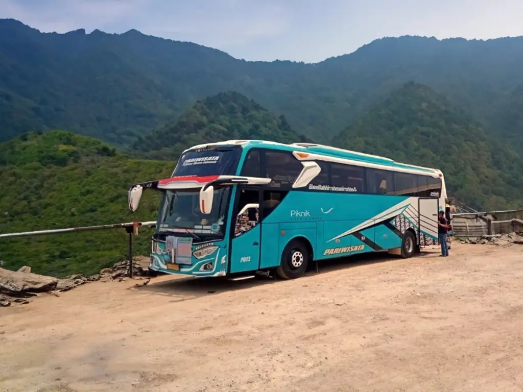 sewa bus pariwisata ke warso farm