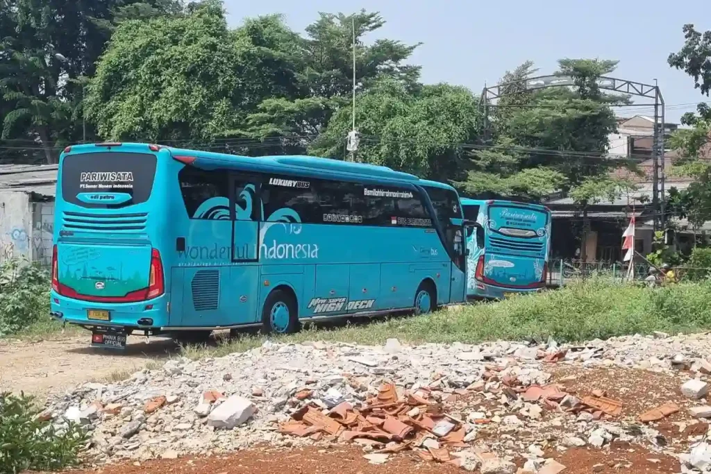 Sewa Bus Pariwisata Untuk outing Perusahaan
